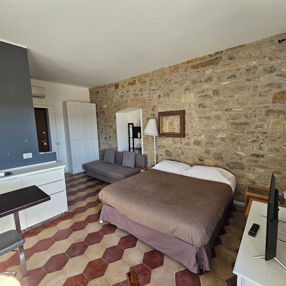 Room & Parking
