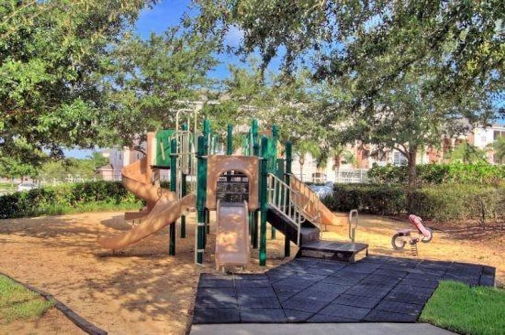 Mickey s Play House Family Fun Comfort