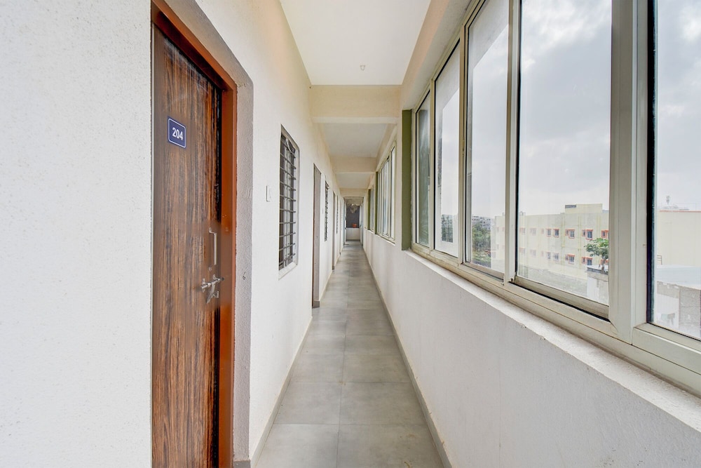 FabHotel Royal Inn Dehu