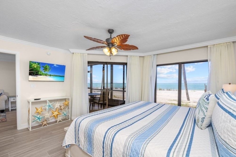 Pointe Santo E4 3 Bedroom Condo