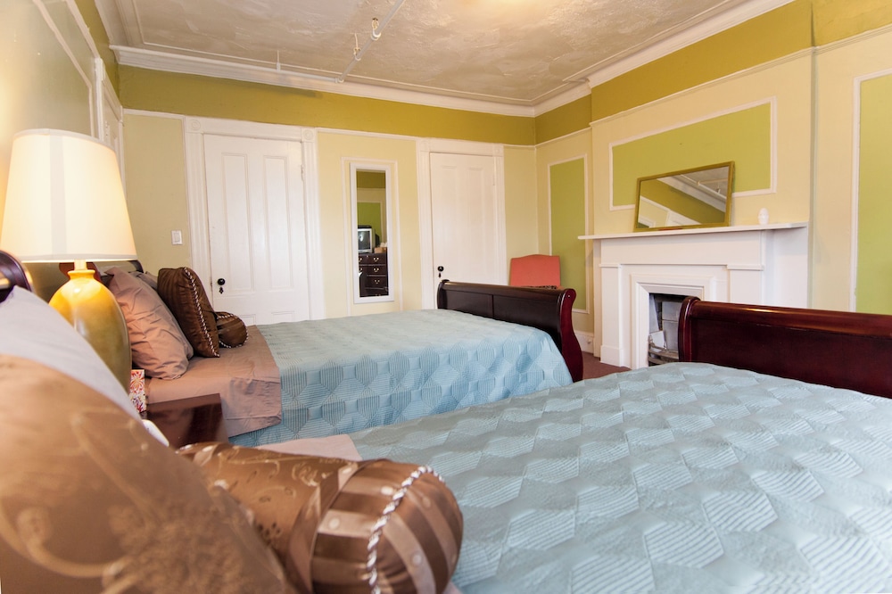 New York City Vacations - Saint Nicholas Inn Guesthouse - Property Image 20