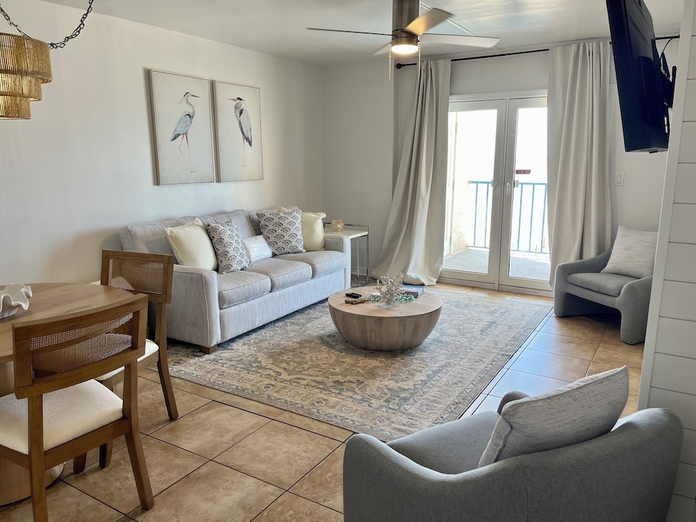 Surfside Shores by Southern Vacation Rentals