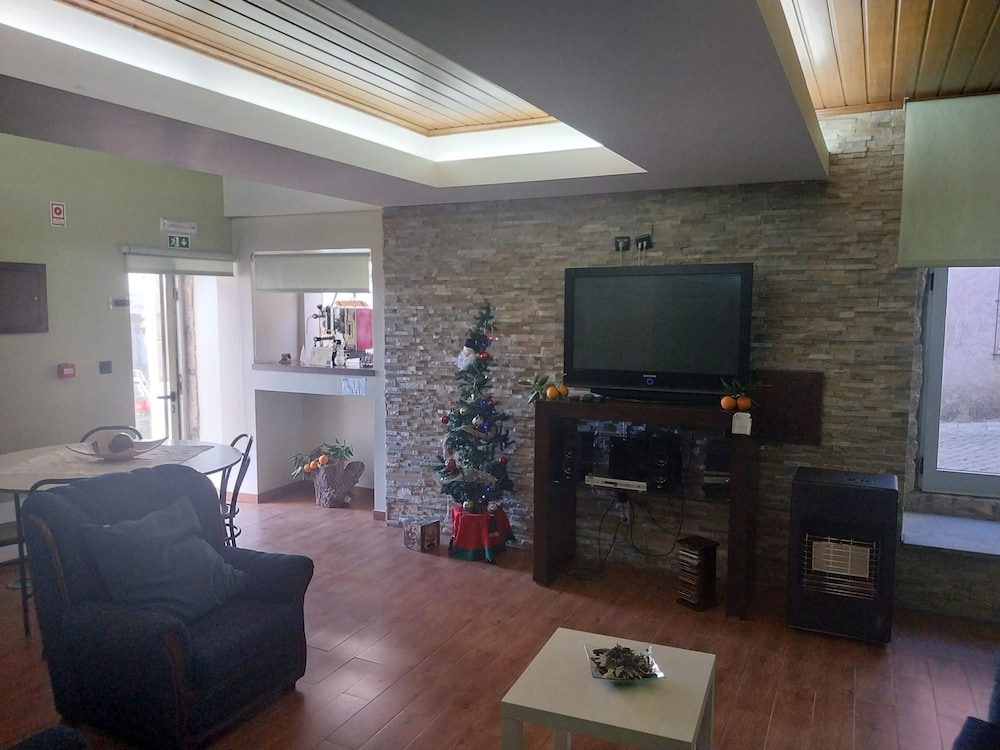 Serra da Estrela Seven Rooms 3 Suites Villa In s