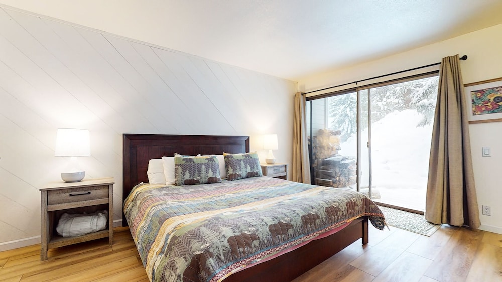 Snowcreek I 82 Spacious Yet Cozy Condo with Private Washer Dryer by RedAwning