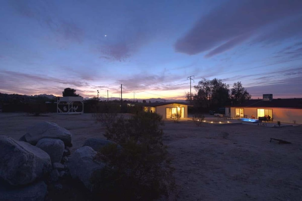 @ Marbella Lane - Moon Designer Home Close to Jtnp