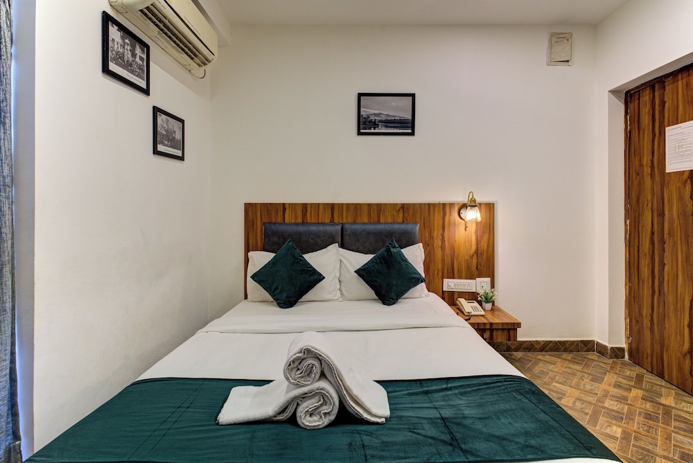Emerald Suites By Classio