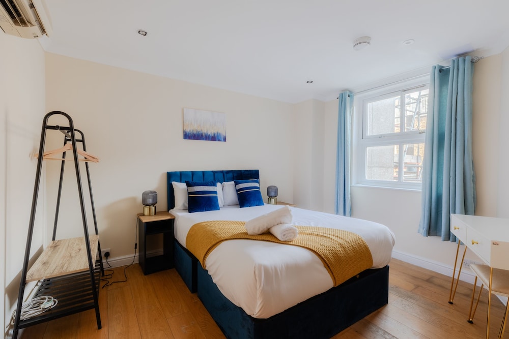 Comfy Apartments in Queensway