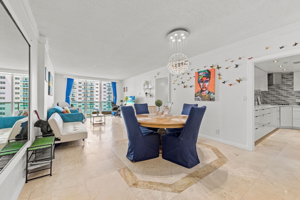 Beachfront Ocean View Balcony Pool Gym