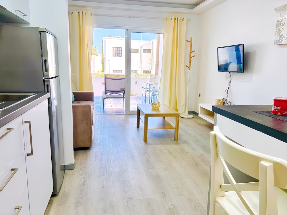 Apartment Bellissima With Pool and Wi-fi, 200m From the sea in Puerto del Carmen