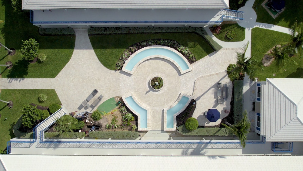 Dover House Resort