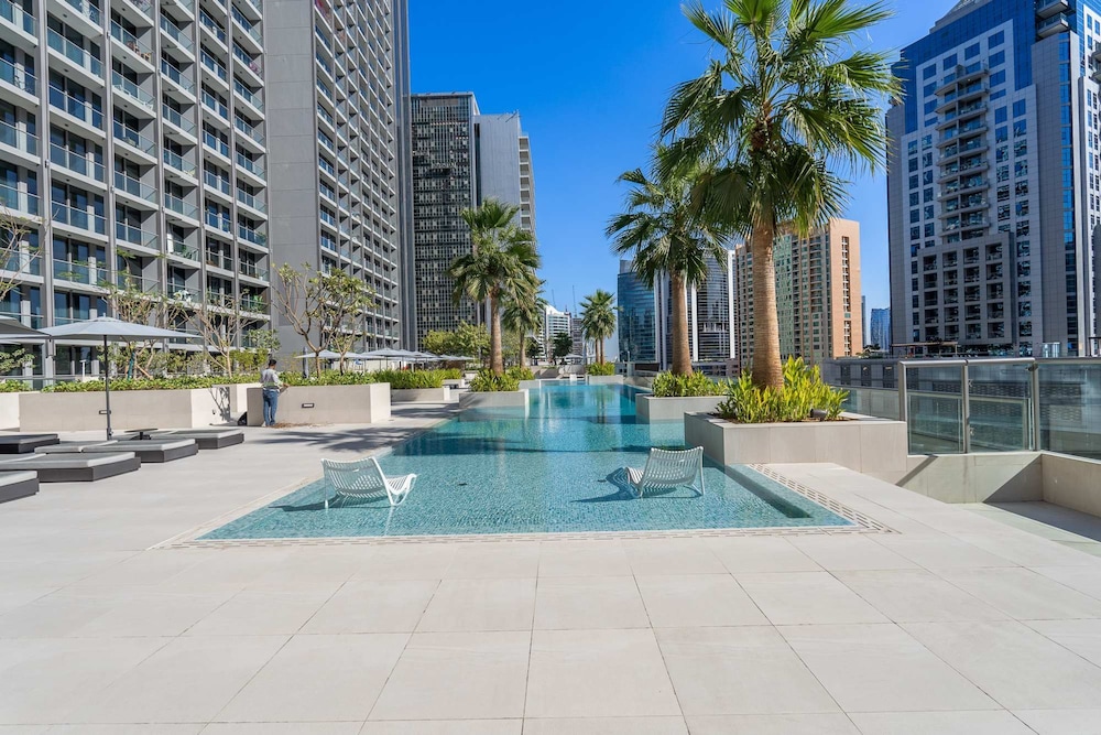 3 Bedroom Apartment in Sterling West With Full Burj Khalifa Views