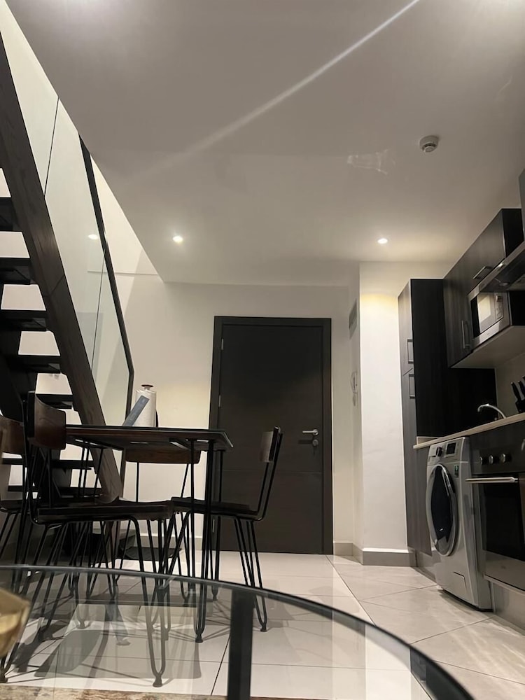 Embassy Gardens Studio Suite