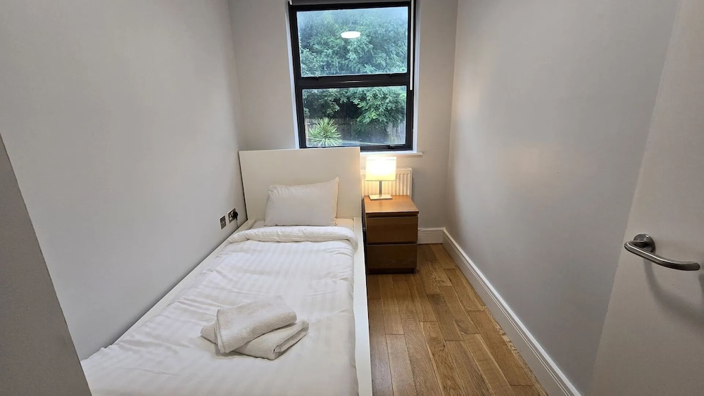 Westciti Chatsworth Road Apartments