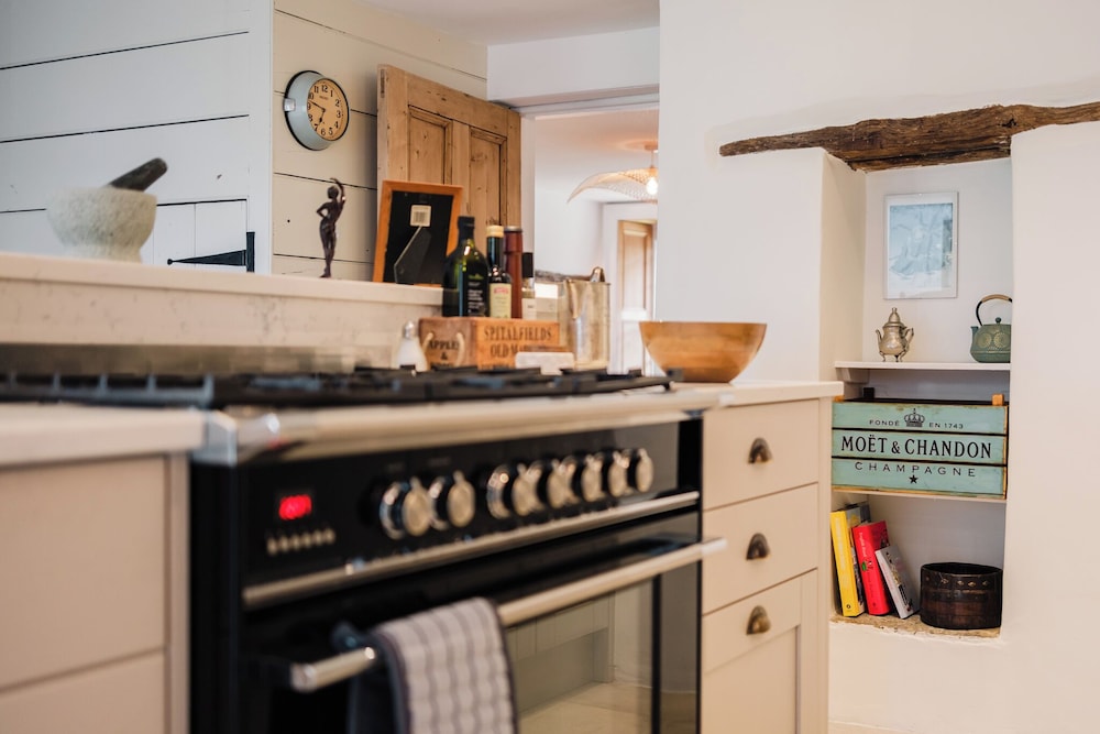 Historic 3 BD Cottage in the Cotswolds