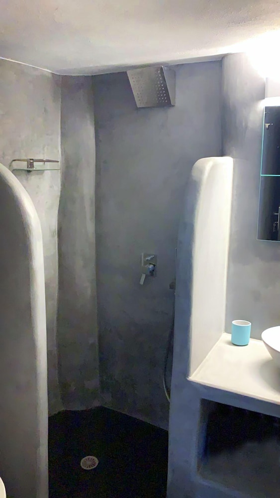 The Luna Suites