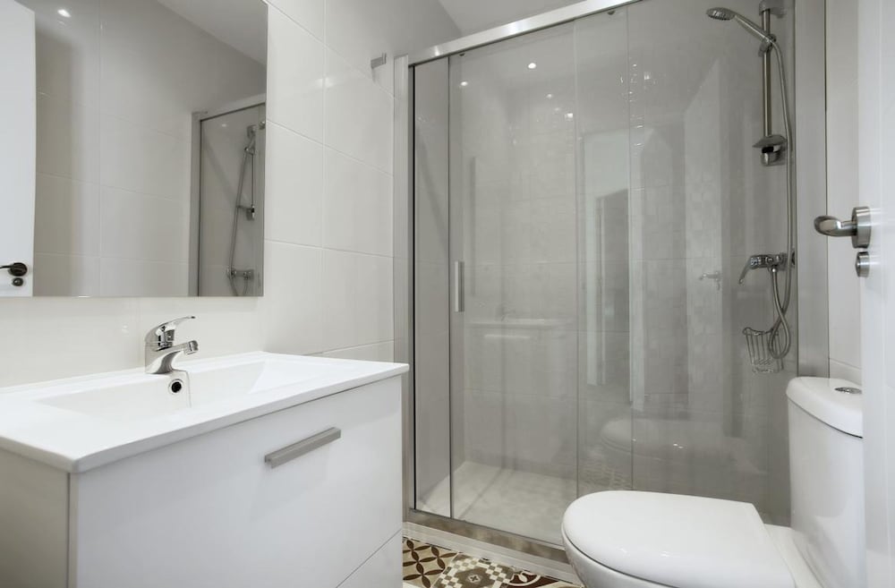 Exclusive 3BD Apartment Near Reina Sofia Museum Reina Sofia II