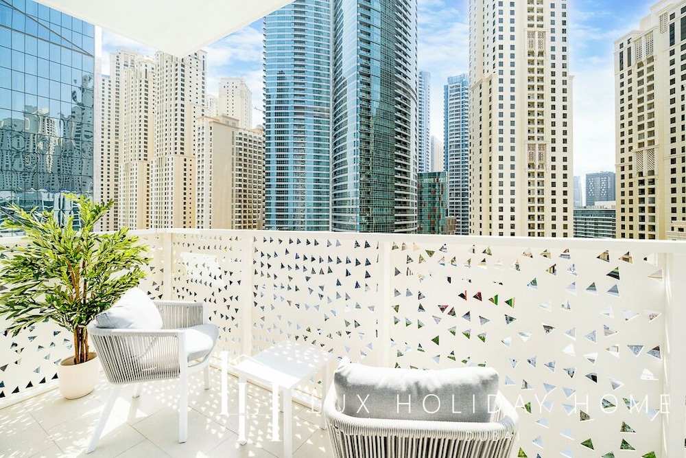 LUX  The JBR Garden View Suite