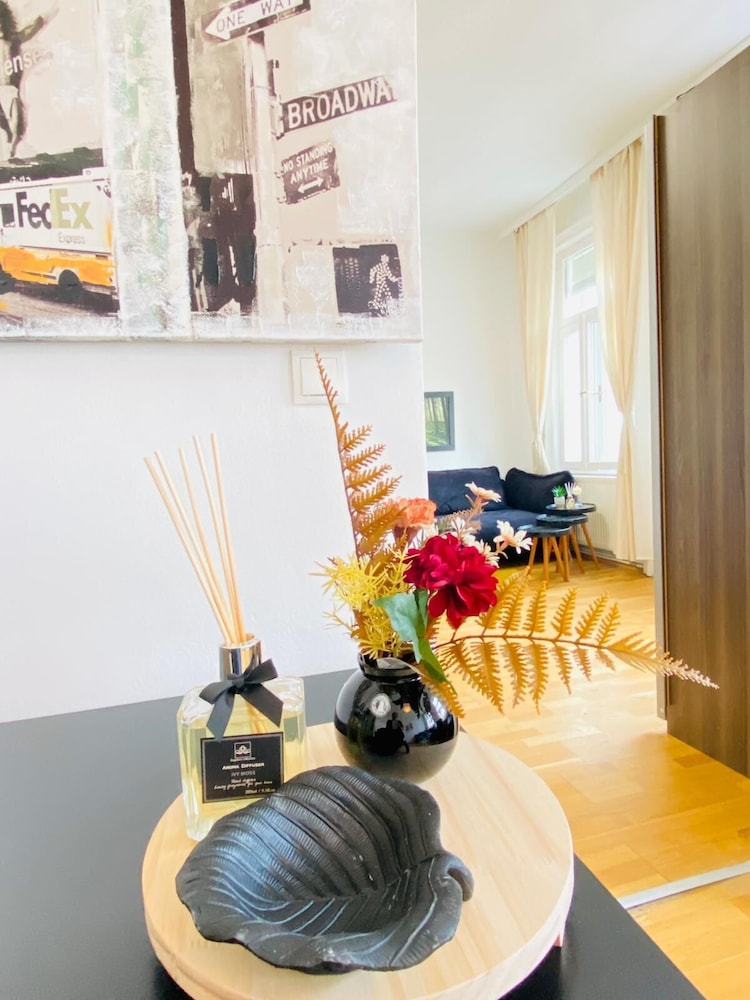 Bright 2BR Apartment Near Westbahnhof