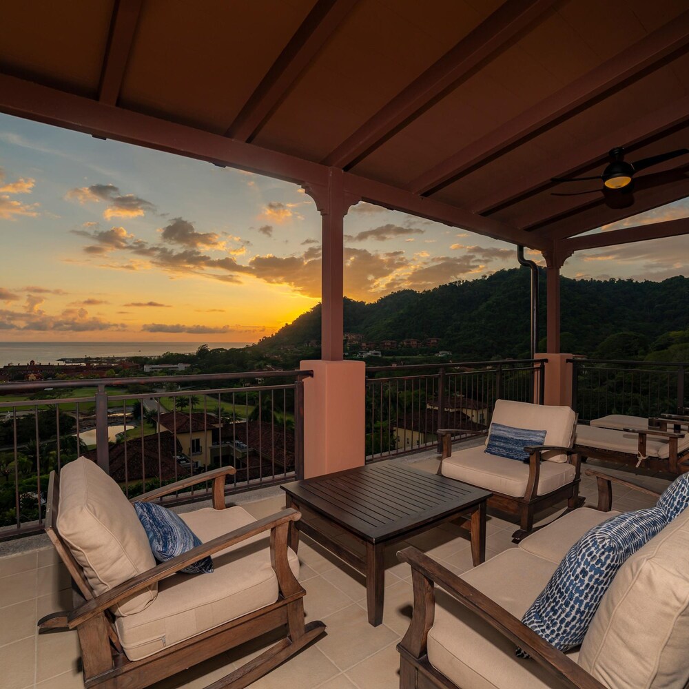 Altavista 5A 3 bdr 3 Bath Ocean View view 2