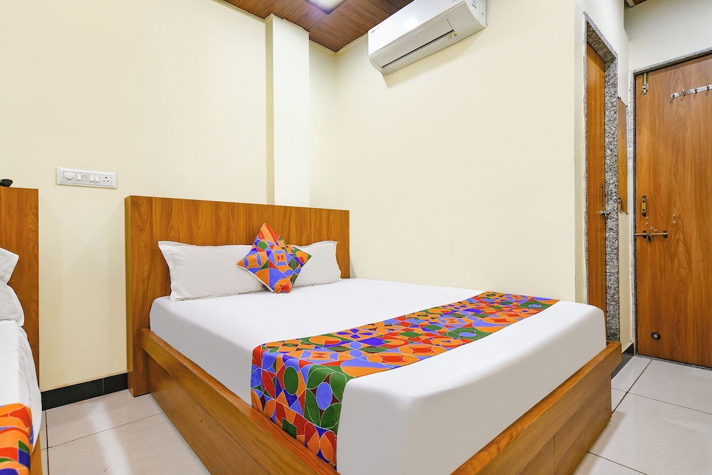 Fabhotel Ratna Palace I