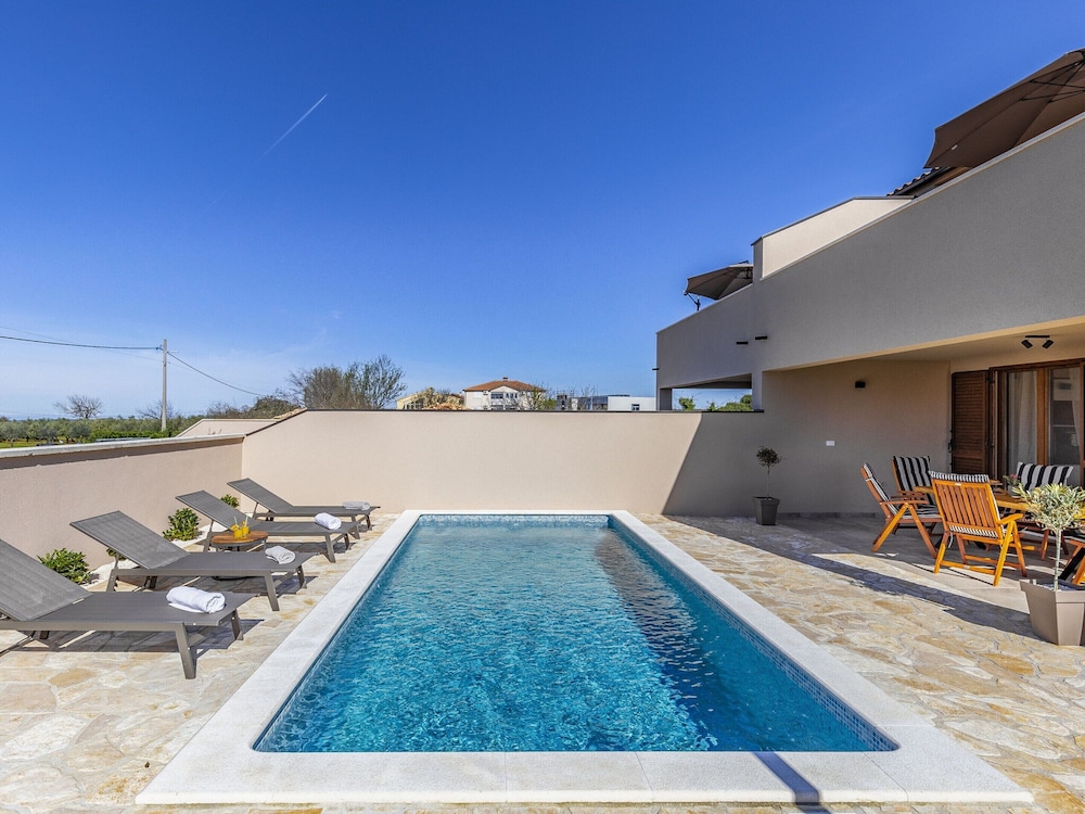 Family Villa With Pool, Wellness view 5