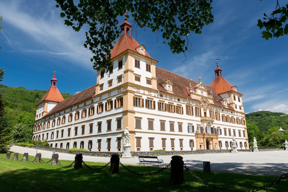 Contemporary Business Apartment in Graz