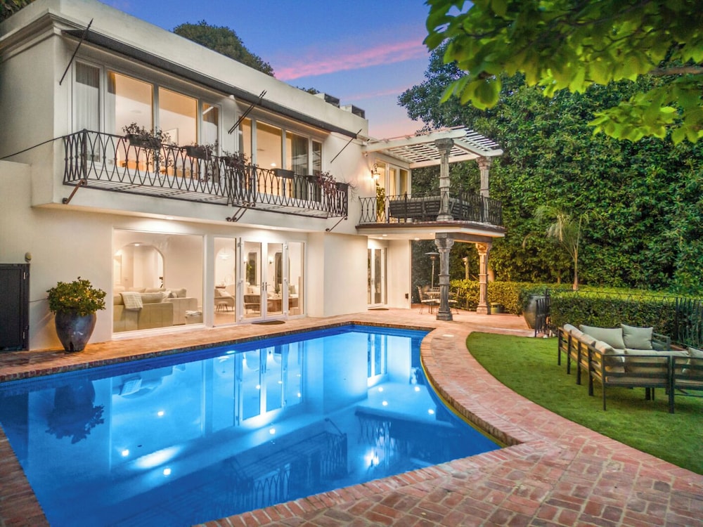 Twilight Terrace - Image 2