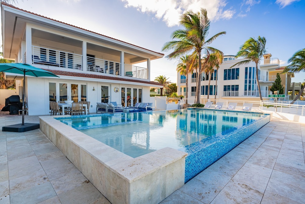 Beach Haven by Avantstay Pool Ocean Views Steps From the Beach