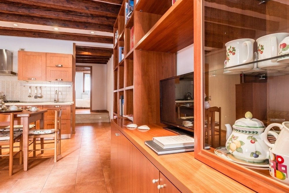 Venice Canal View Boutique Apartment