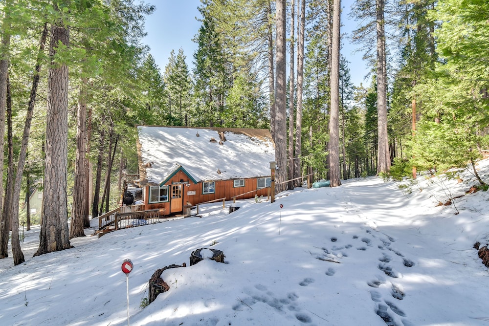 Fire Pit & Lake Access: Dreamy California Cabin! view 5