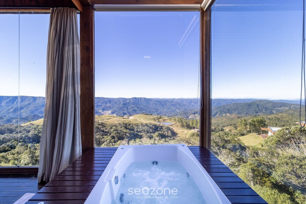 Linda cabana com jacuzzi VST004