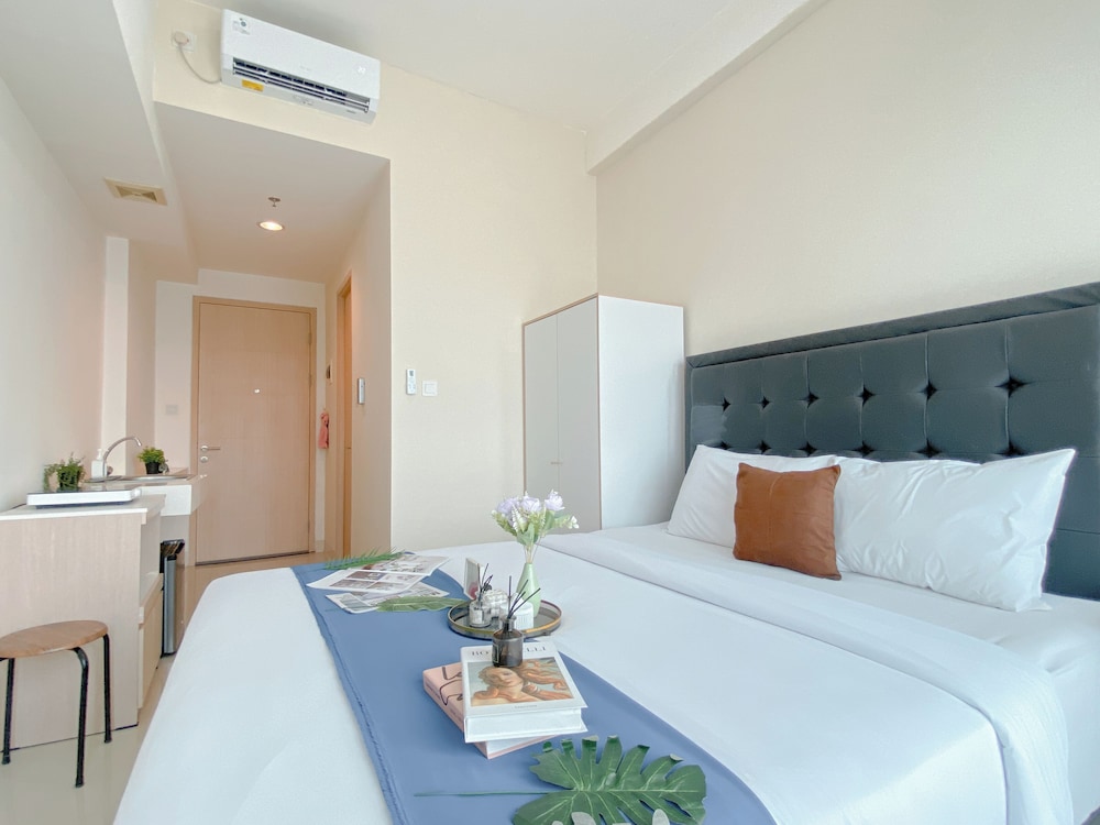 Minimalist Comfy Studio Apartment At Tree Park City Bsd