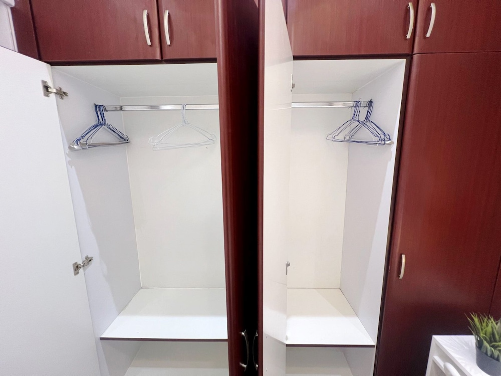 Contemporary Partition Room in Tecom