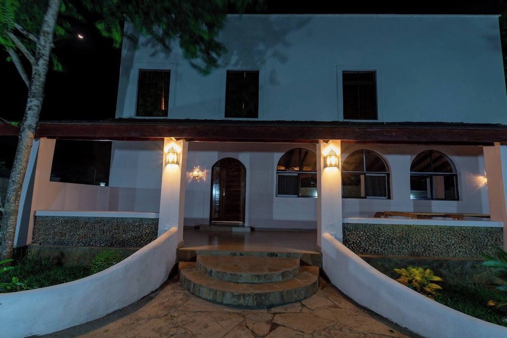 Luxurious Diani Beach Villa With Private Pool