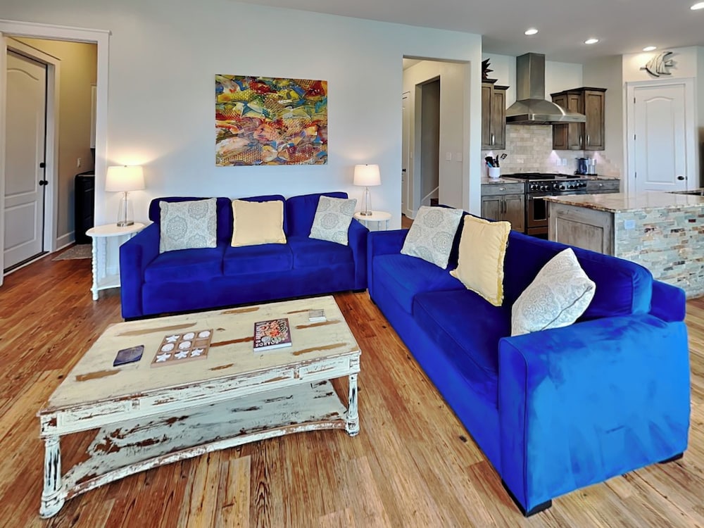 Casa Blanca by Miss Kitty’s