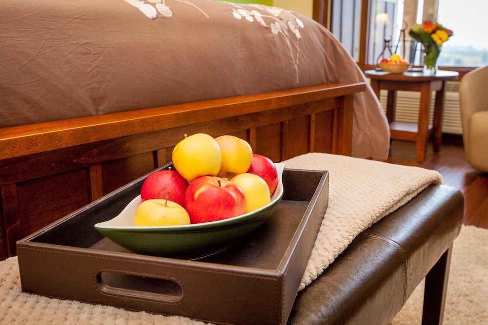 Kelowna Vacations - Hillcrest Farm Market BB - Property Image 2