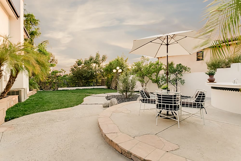 Beverly Glen Estate