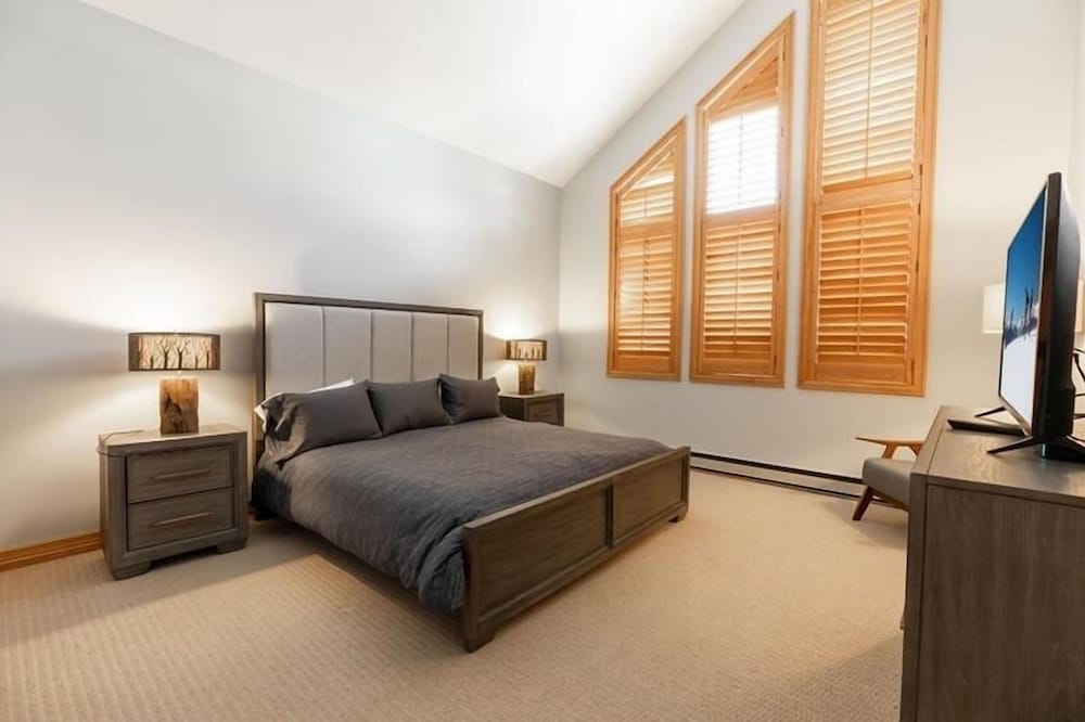 Beaver Creek Resort CO - Townsend Place & Strawberry Park Condos