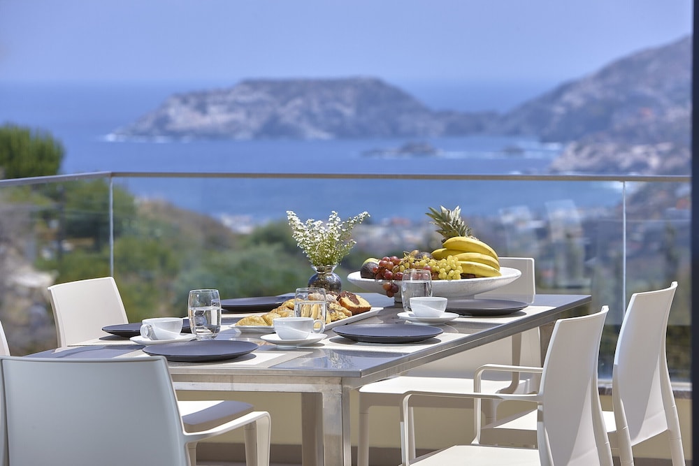 Mountainside Villa w Pool Breathtaking sea View view 3