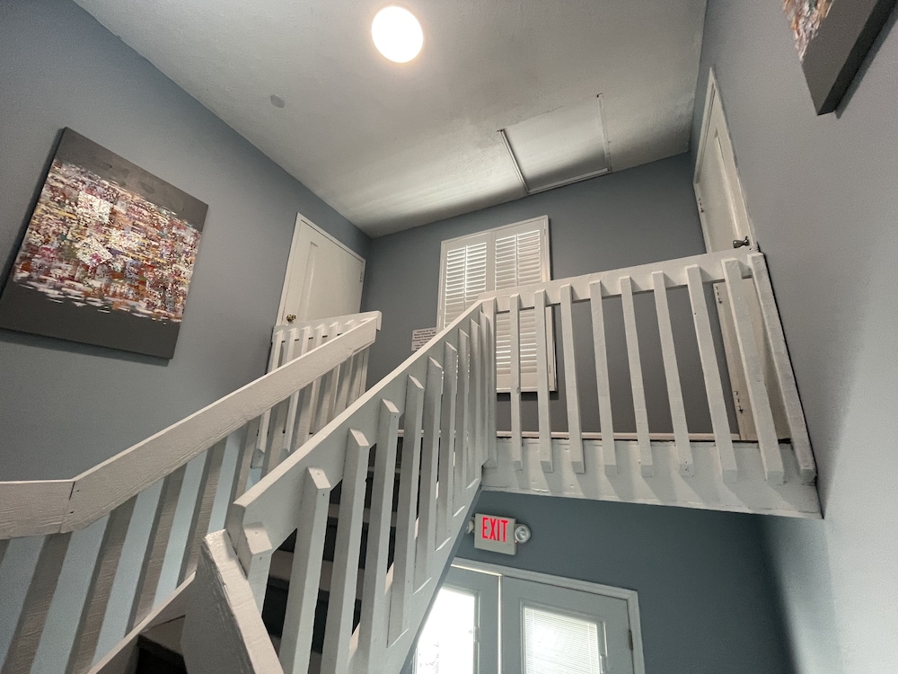Harbour Square Suites