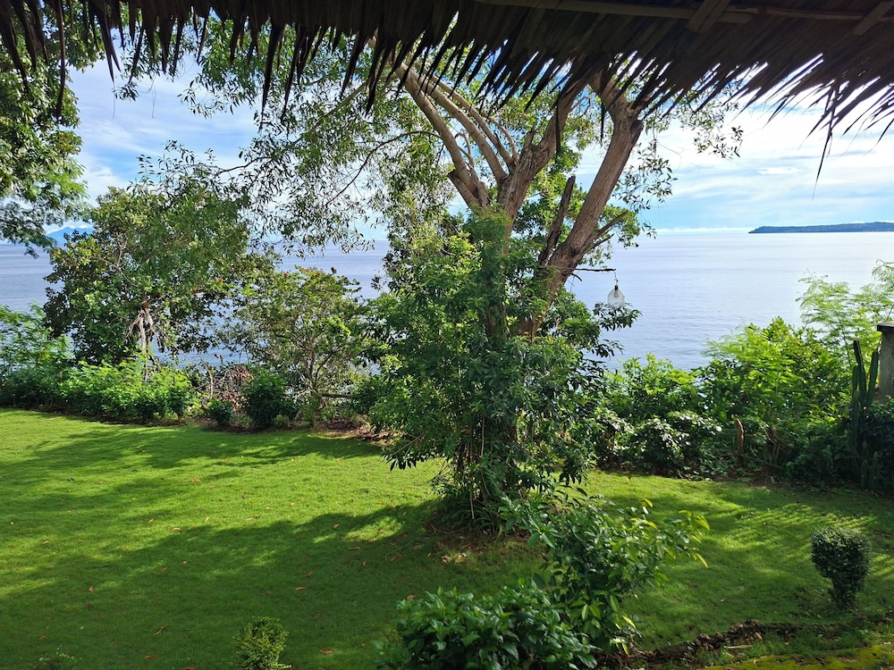 Bohol-Lahoy Dive & Beach Resort