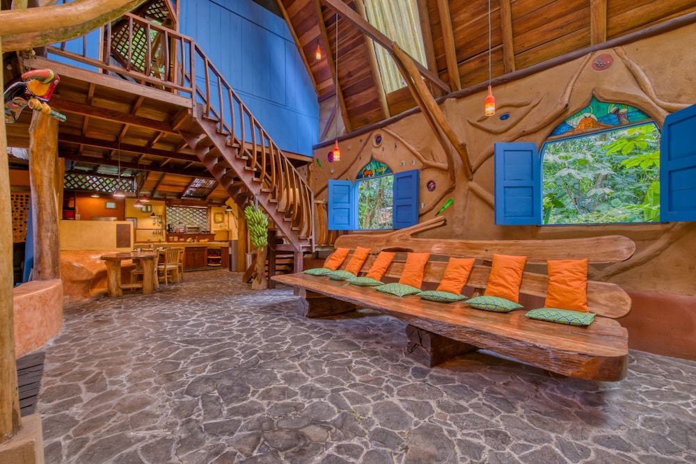Tree House Beachfront Lodge
