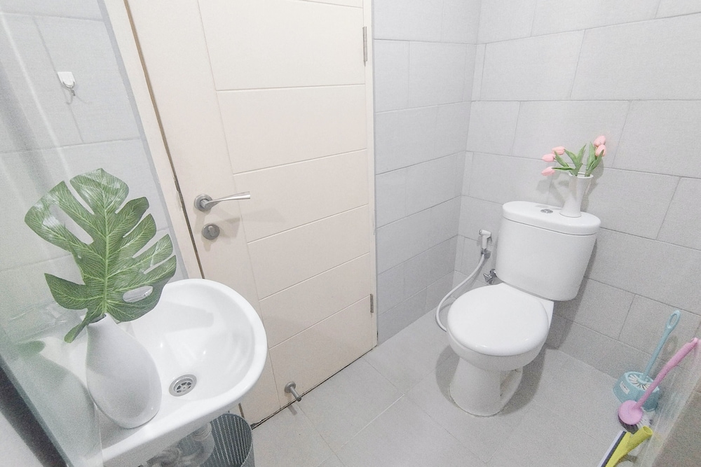 Spacious Studio At Anderson Supermall Mansion Apartment