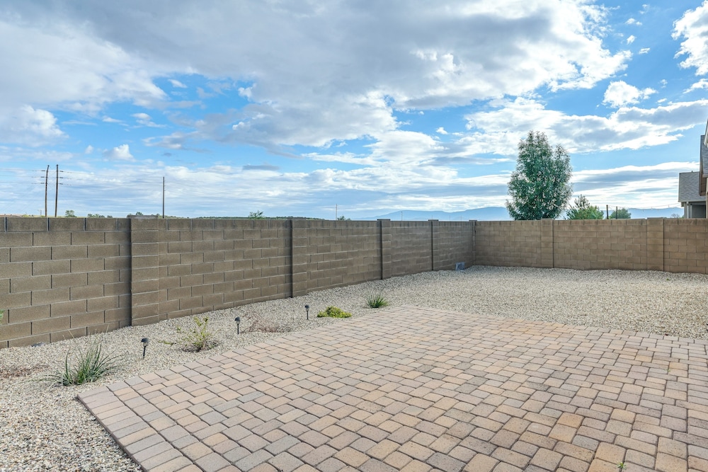 7 Mi to Watson Lake: Prescott Valley Home w/ Patio