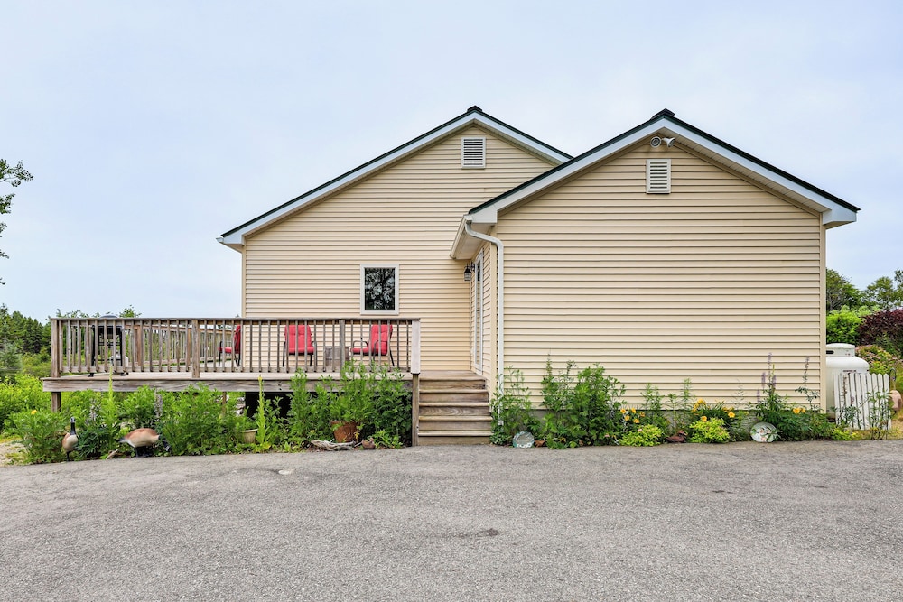The Hideaway in Downeast Maine: Walk to Ocean