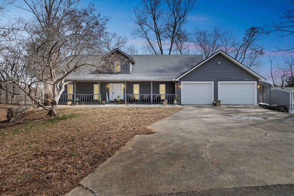 Lakelife At Somerset 4 Bedroom Home
