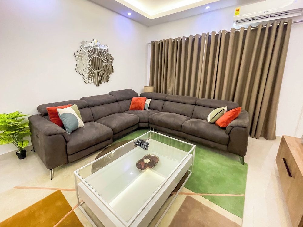 Serenity Haven - 2-bed Home Away From Home Apmt