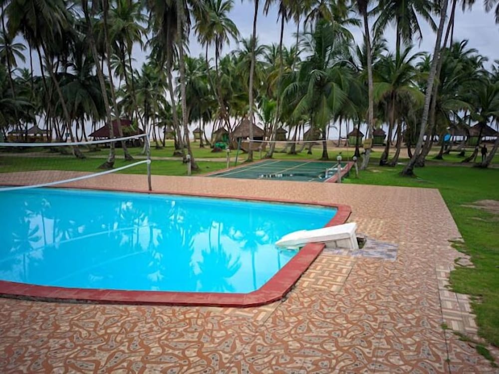 La Campagne Tropicana Beach Resort