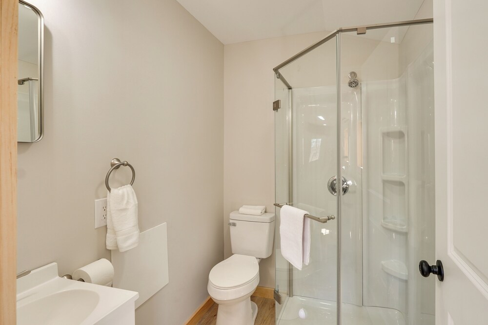 Close to Trails: Studio w/ Water Views