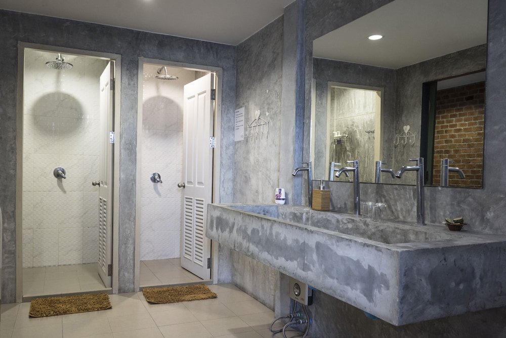 Yoo Yen Pen Sook Hostel